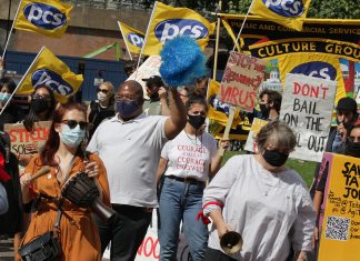 Tate protesters opposing redundancies